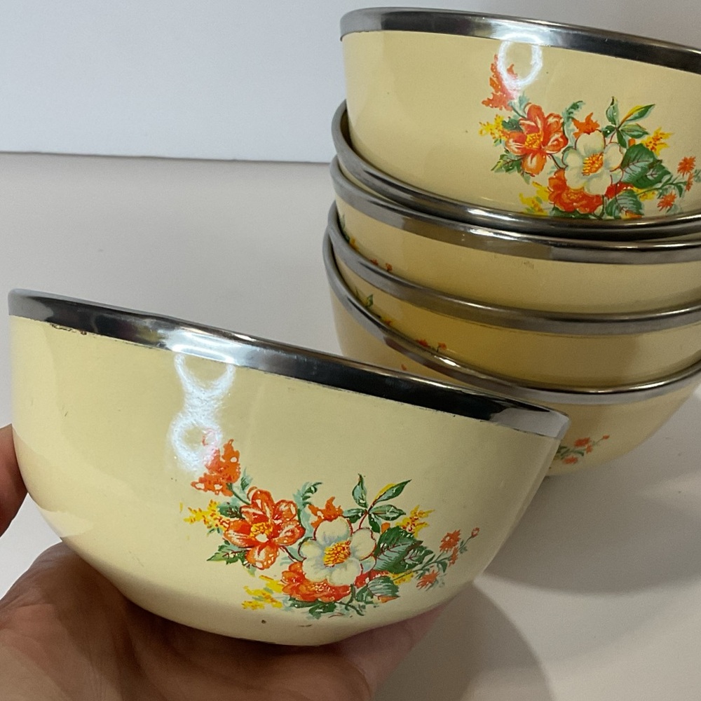 Vintage Kitchenmate MCM cream & orange floral enamel dessert bowls 4.5” - Picture 15 of 15